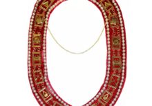 Royal Arch - Chain Collar with Rhinestones - Gold Silver on Red Velvet + Free Case1